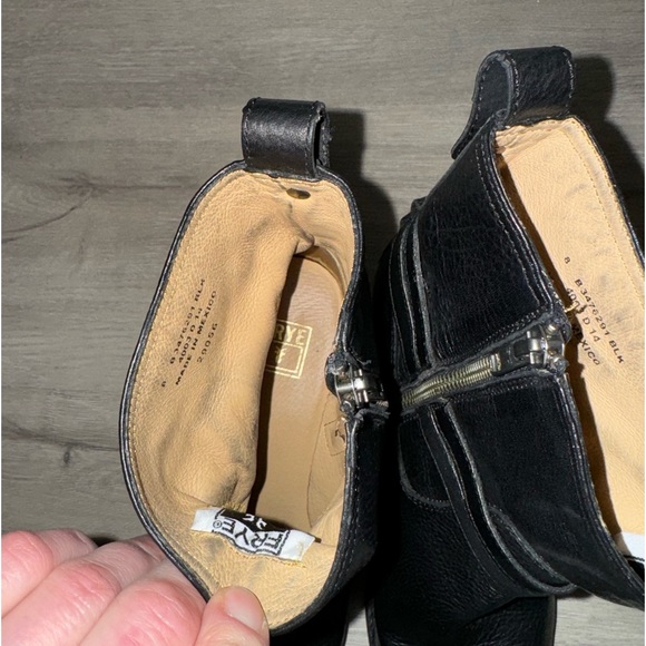 LEATHER FRYE BOOTS SIZE 8 WOMANS ALL BLACK - Picture 7 of 10